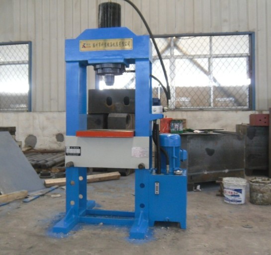 龍門液壓機(jī) 龍門液壓機(jī)